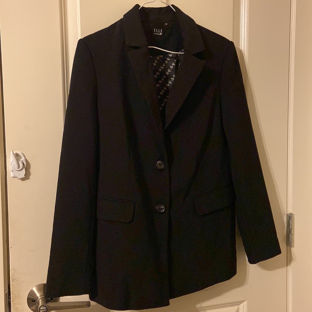 Elle black blazer